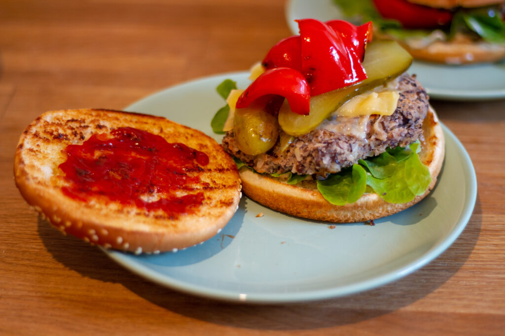 VEGETARISCHE BURGER AUS SCHWARZEN BOHNEN – Rubemmas Rezepte